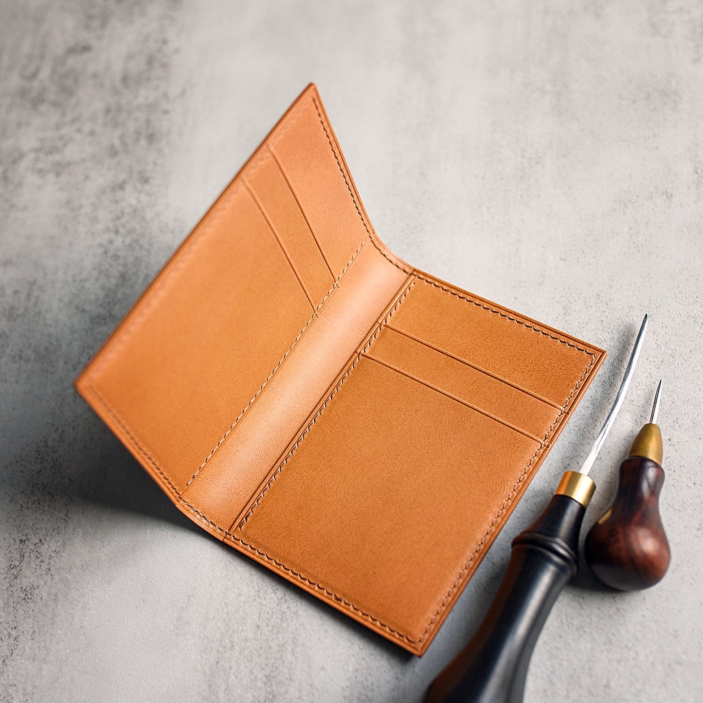 Rocado Museum Shell Cordovan Bi-fold Card Holder | Ready made