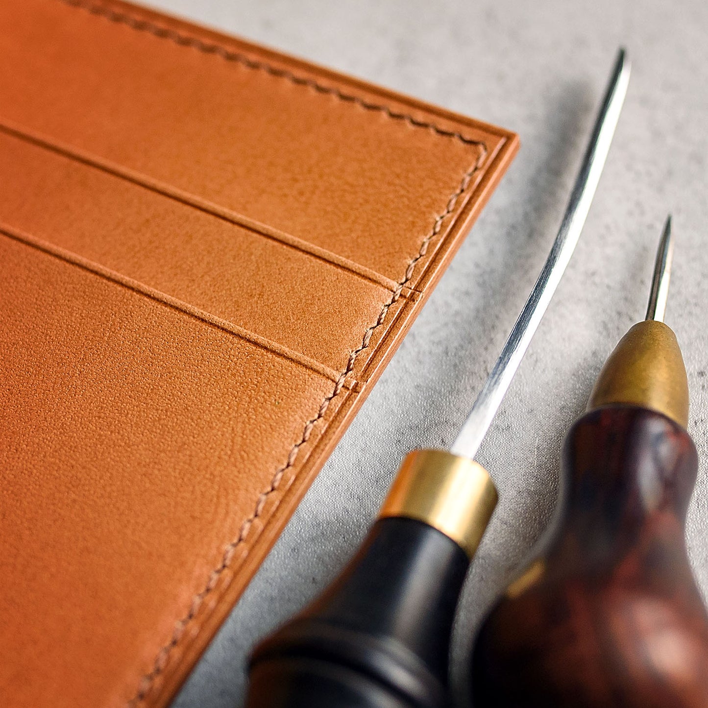 Rocado Museum Shell Cordovan Bi-fold Card Holder | Ready made
