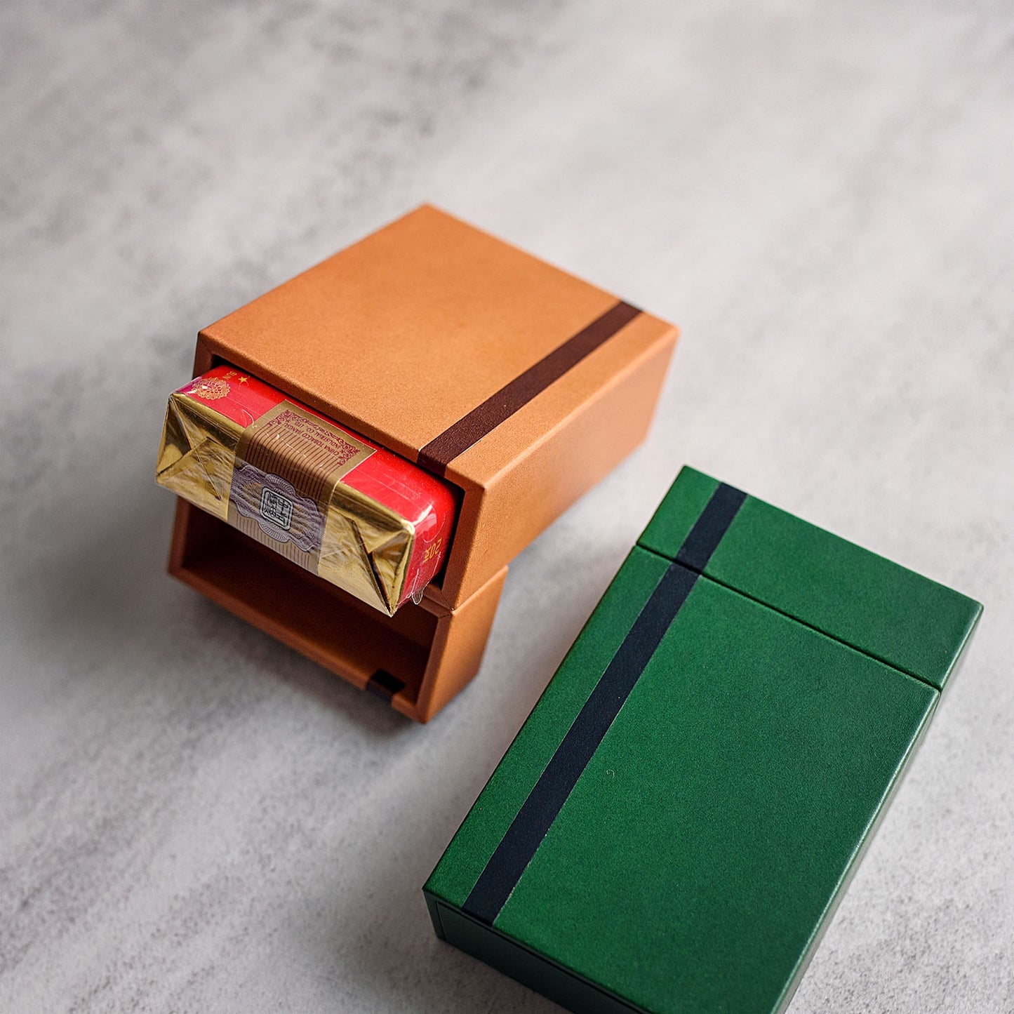 Leather Cigarette Case with Magnetic Lid | Ready made